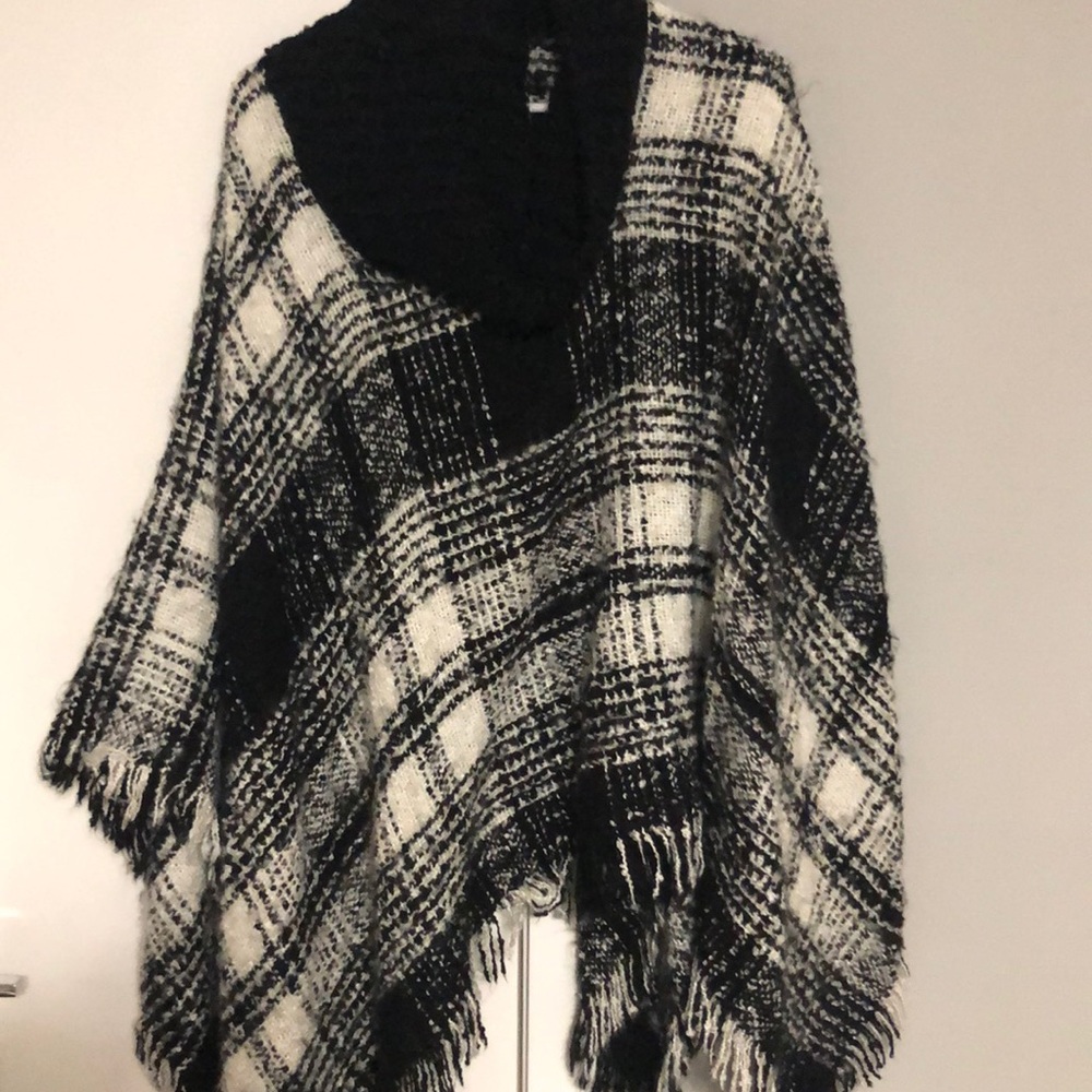 black and white shawl
